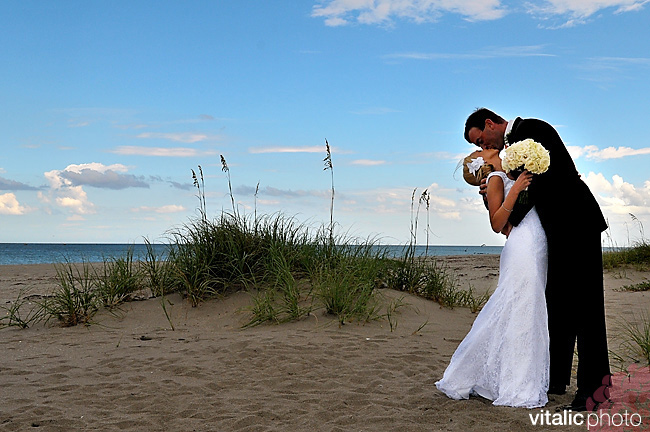 JJ_blog01 beach photography, beach wedding, bride and groom beach, Ft pierce wedding, Jensen Beach, Stuart, Jensen Beach Wedding, Ft pierce wedding